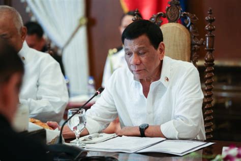 Duterte signs law institutionalizing Seal of Good Local Governanc.